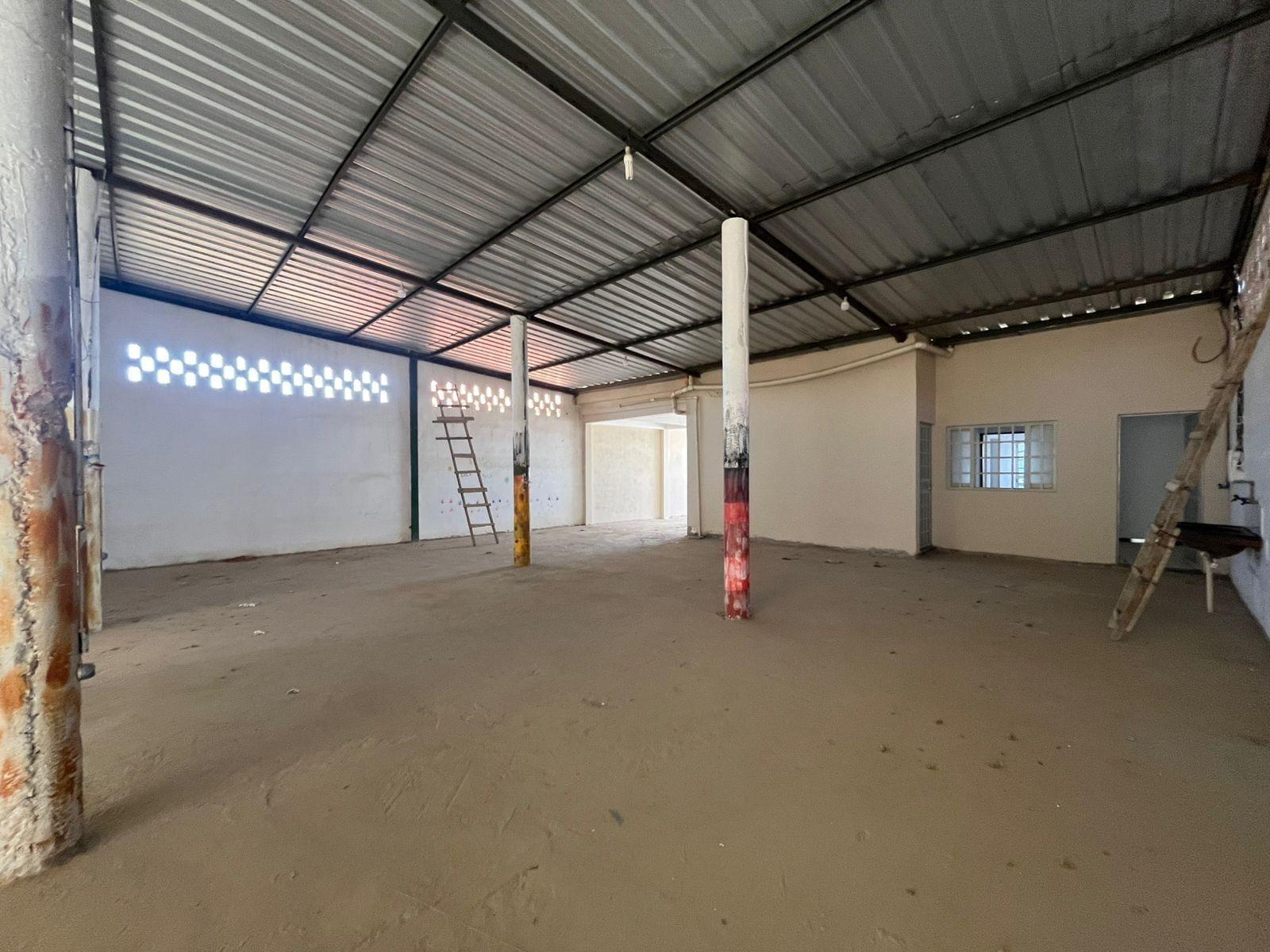 Casa com Galpão, São Francisco, Araçuaí, MG