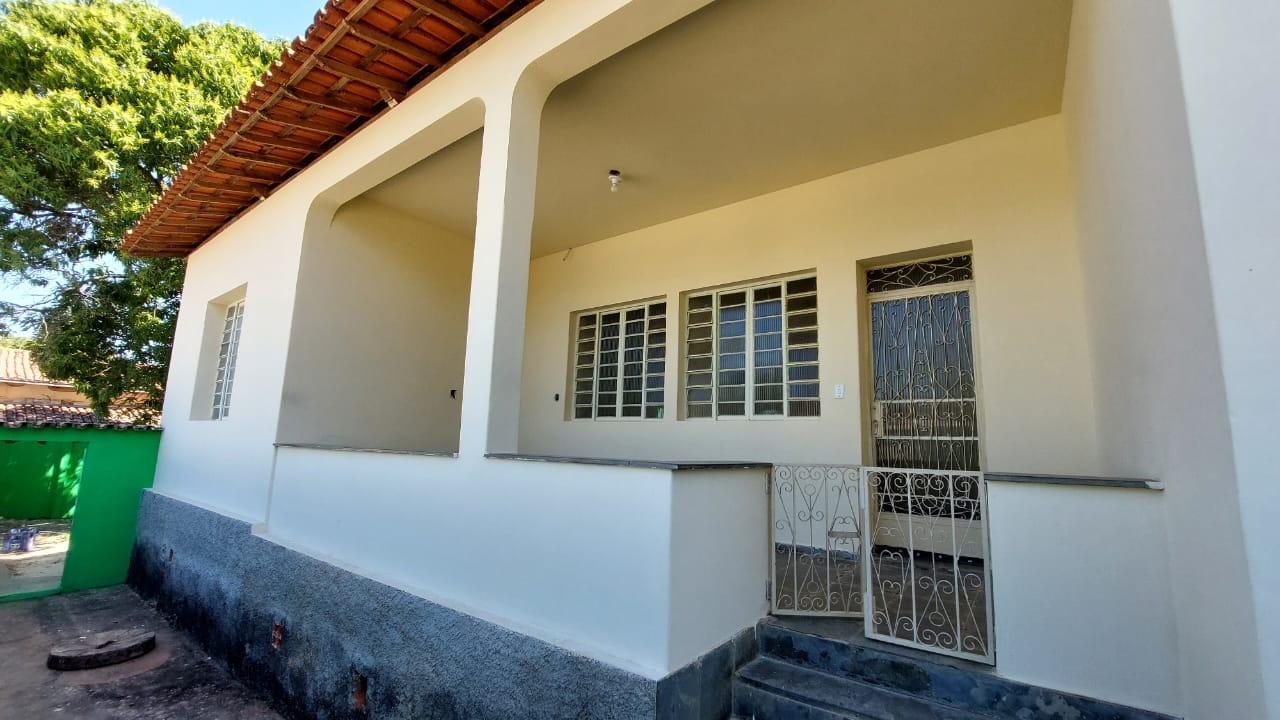 Casa para venda e locação, Esplanada, Araçuaí, MG